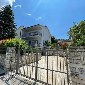 Goga Apartment